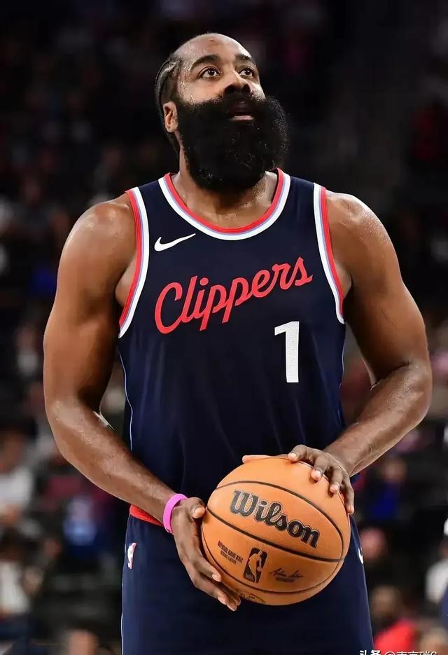 哈登在湖人比赛中大胜,出色防守引发热议的是谁 哈登在湖人比赛中大胜,出色防守引发热议的是谁