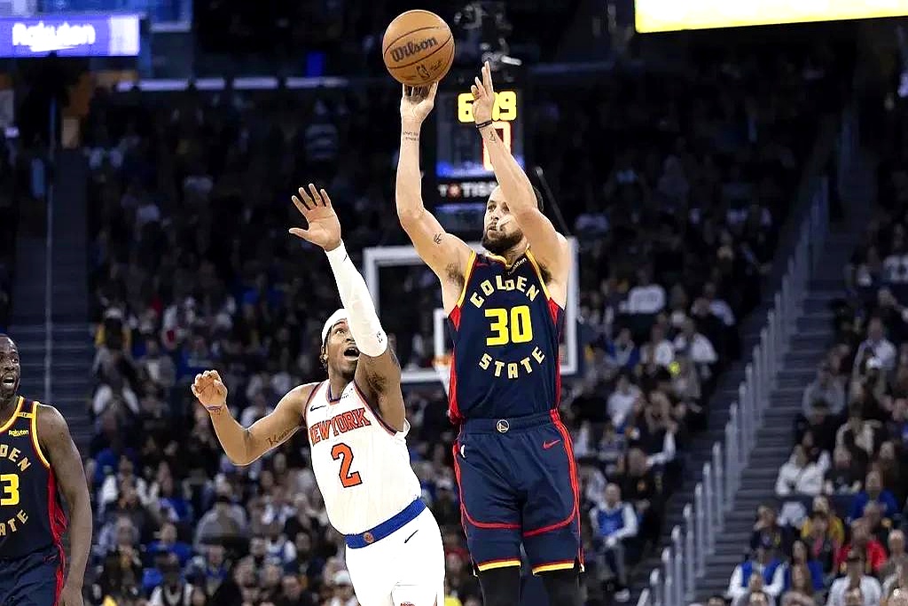 库里在西班牙队比赛中势不可挡,战术调整引发热议!的简单介绍 库里在西班牙队比赛中势不可挡,战术调整引发热议!的简单介绍