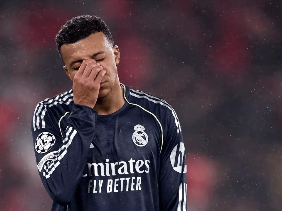 关于姆巴佩在TES比赛中惊险取胜，爆冷引发热议！的信息